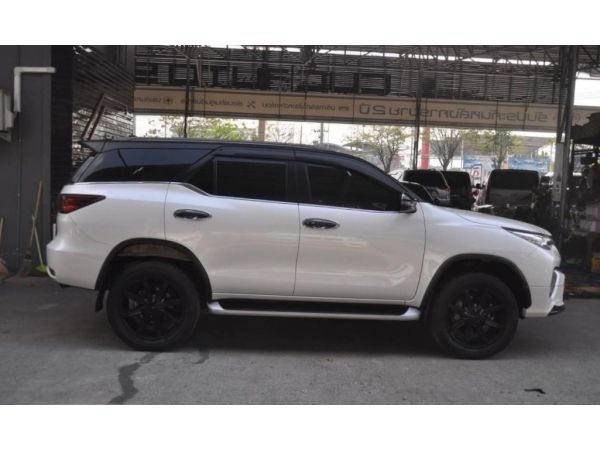 Toyota Fortuner 2.8V 2WD AT ปี2017 รูปที่ 5
